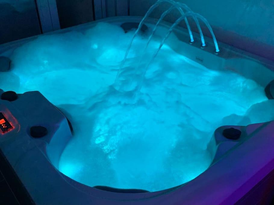 Appartamento Perfect Couple Retreat To Unwind&Relax With Hottub Peacehaven Esterno foto
