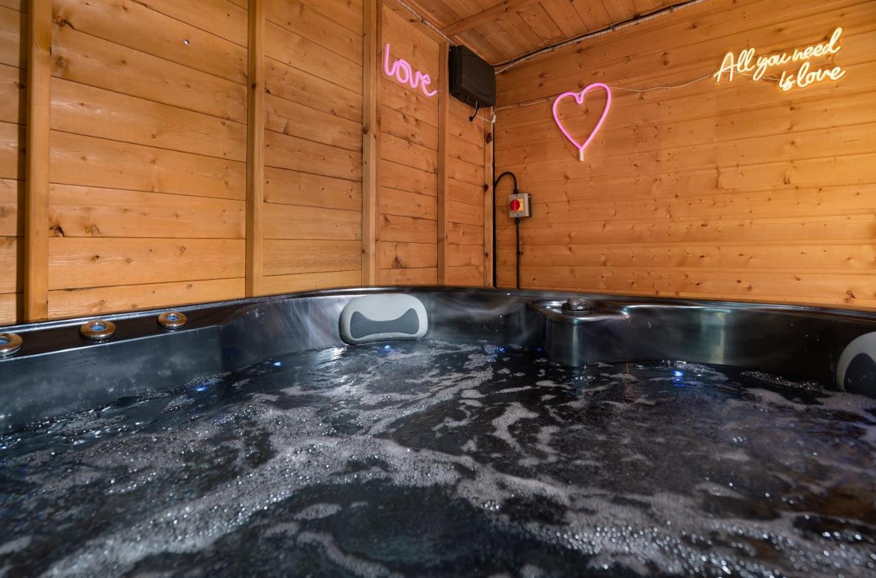 Appartamento Perfect Couple Retreat To Unwind&Relax With Hottub Peacehaven Esterno foto