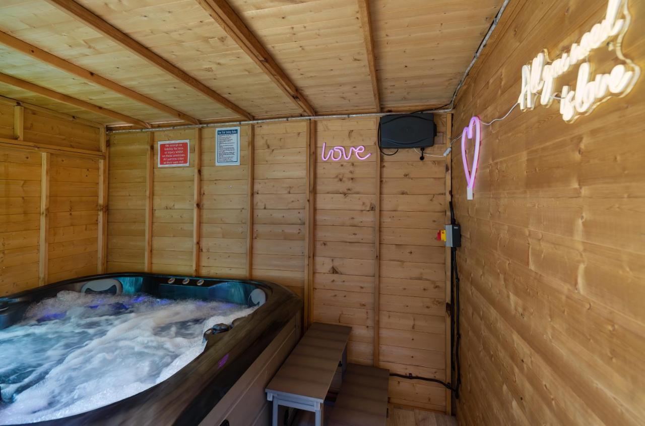 Appartamento Perfect Couple Retreat To Unwind&Relax With Hottub Peacehaven Esterno foto
