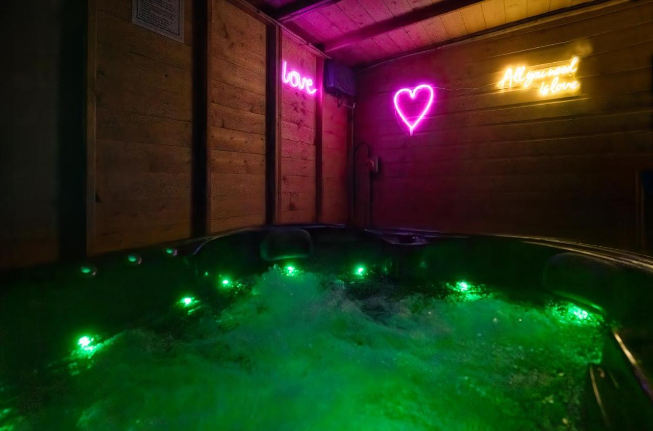Appartamento Perfect Couple Retreat To Unwind&Relax With Hottub Peacehaven Esterno foto